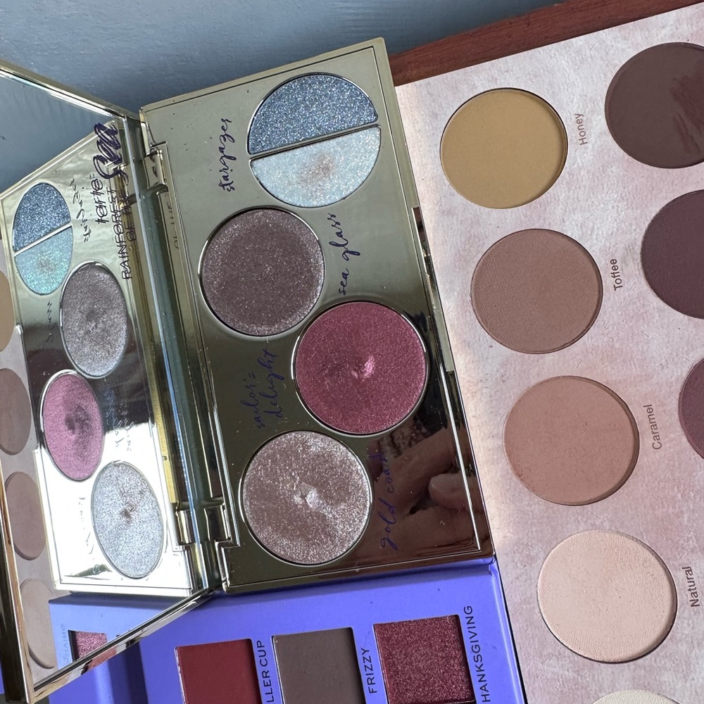 LOT of 7 Eye Shadow Palettes - Tarte, Artist Couture, One/Size, Juvia’s Place.. - Picture 7 of 9